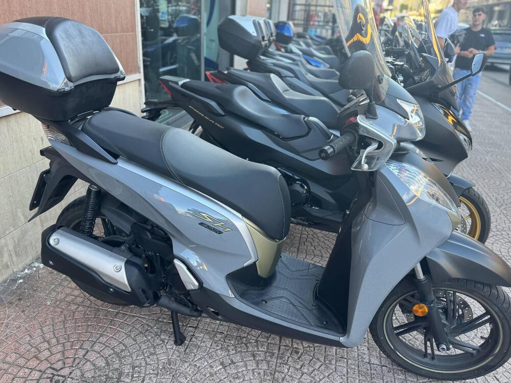 Honda SH 300 i Sport ABS (2018 - 20) (2)