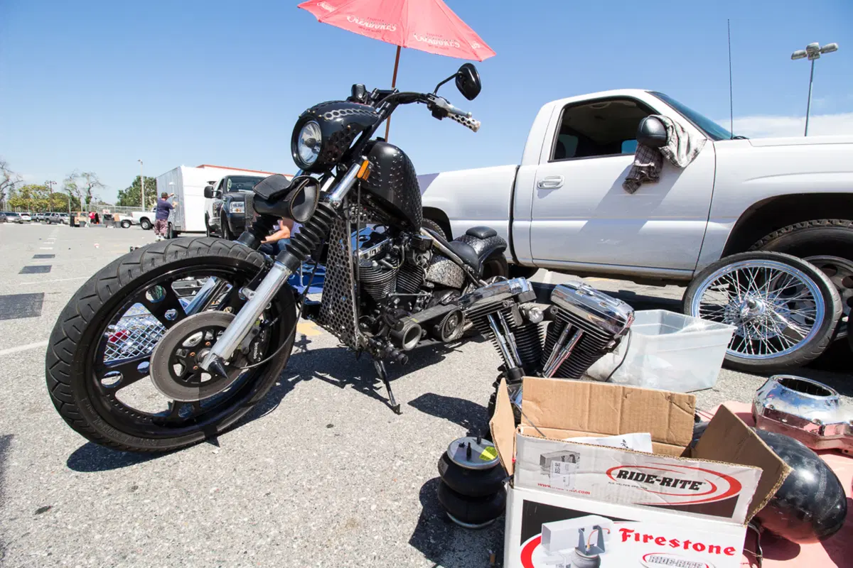 So-Cal Cycle Swap Meet, il mercatino delle pulci per motociclisti (19)