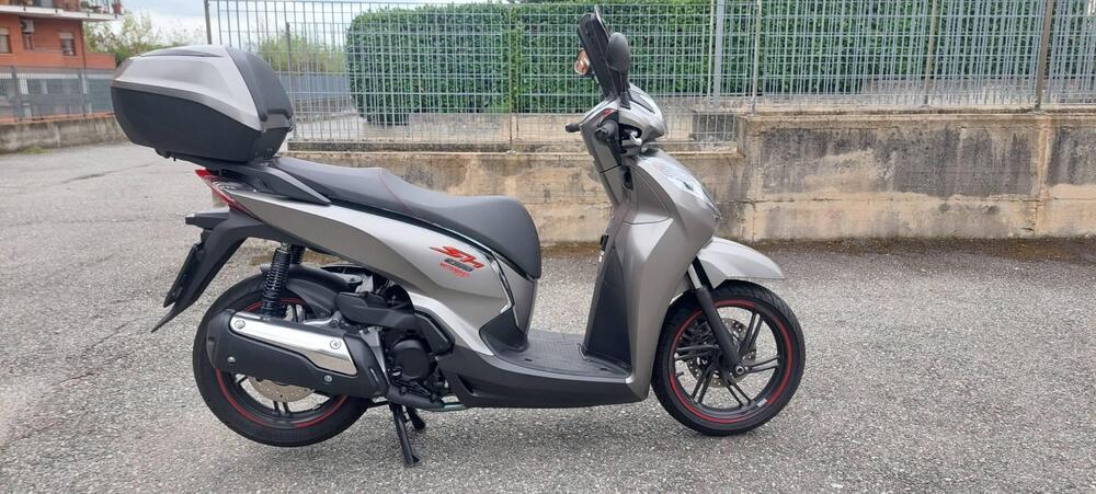 Honda SH 300 i Sport ABS (2018 - 20) (2)