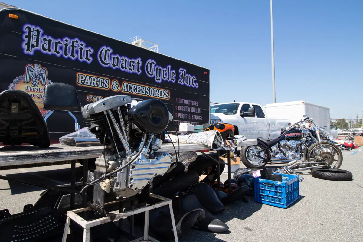 So-Cal Cycle Swap Meet, il mercatino delle pulci per motociclisti (22)