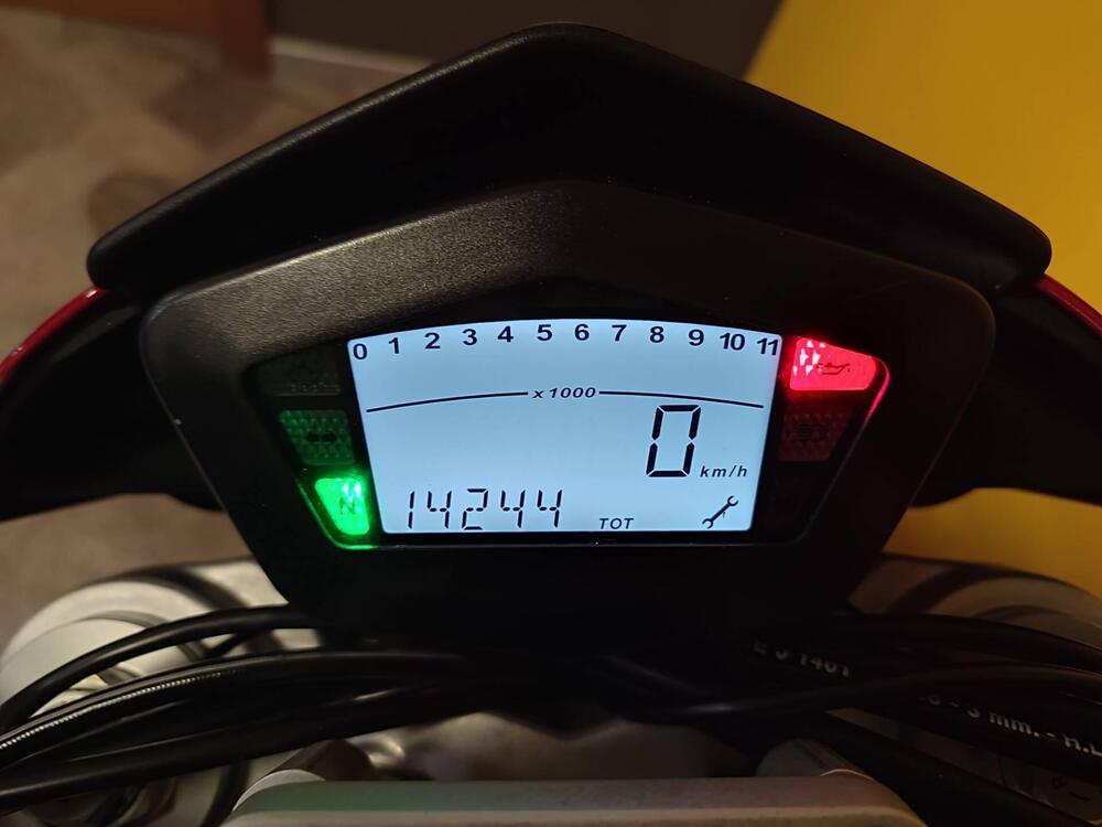 Ducati Hypermotard 1100 (2007 - 09) (4)