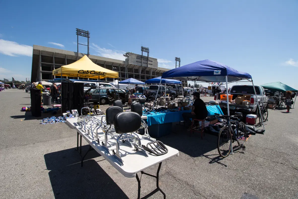 So-Cal Cycle Swap Meet, il mercatino delle pulci per motociclisti (27)