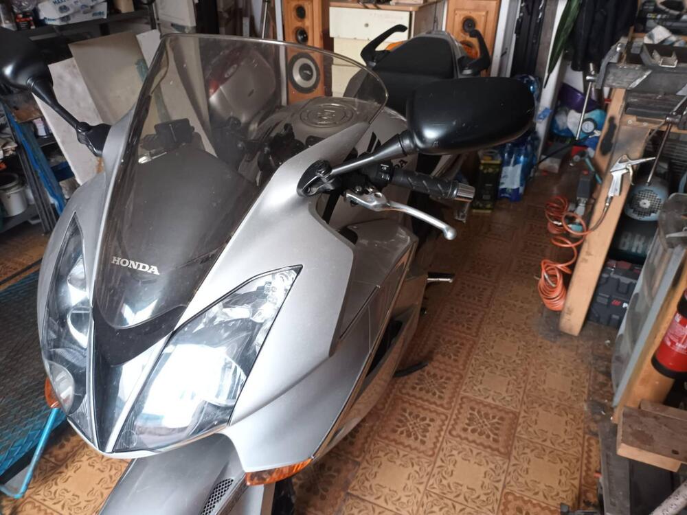 Honda VFR 800 (2002 - 05)