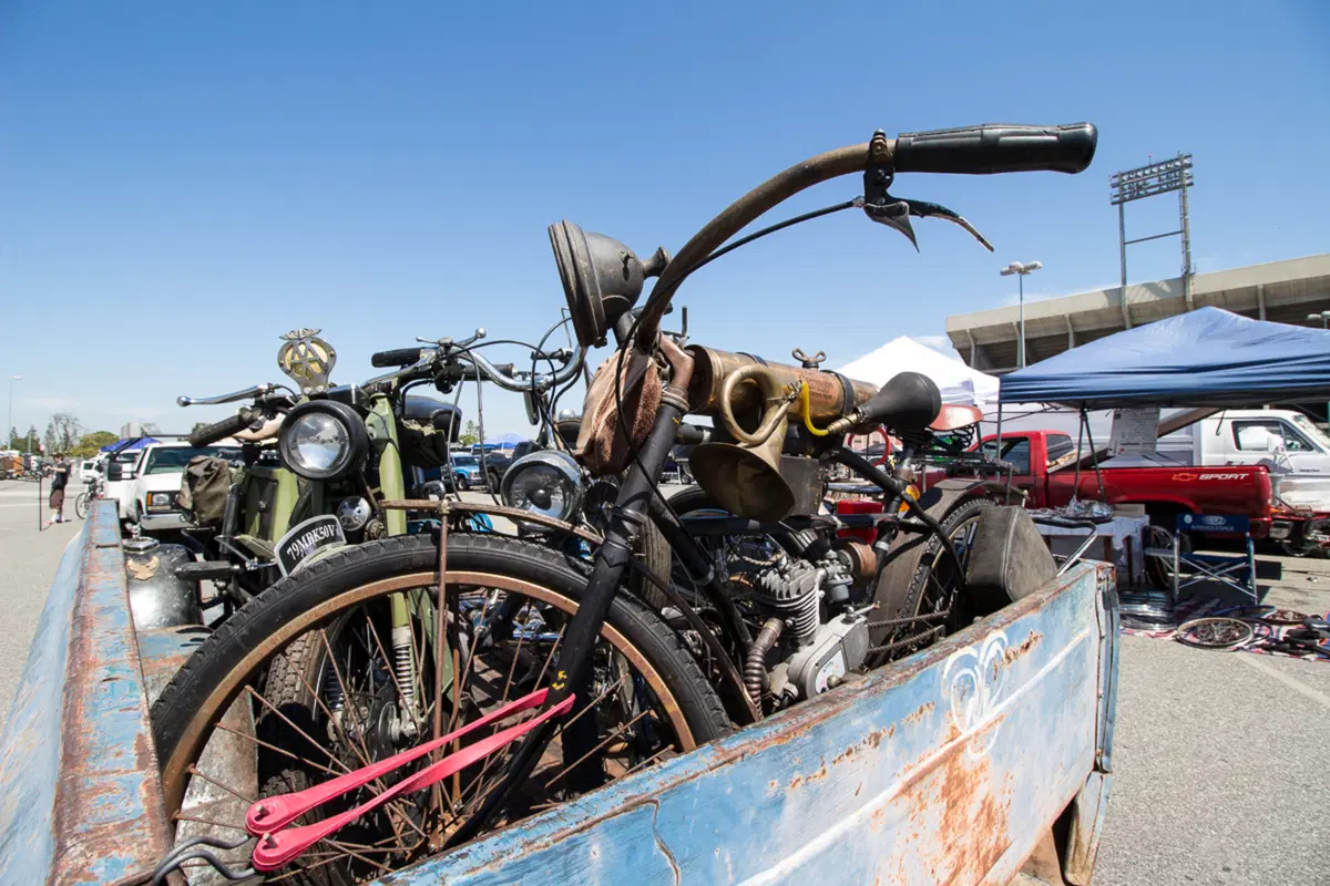 So-Cal Cycle Swap Meet, il mercatino delle pulci per motociclisti (28)