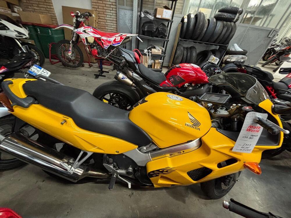 Honda VFR 800 (1998 - 01)