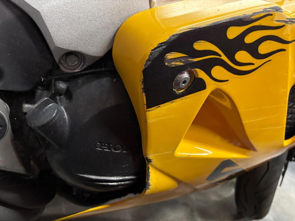 Honda VFR 800 (1998 - 01) (2)