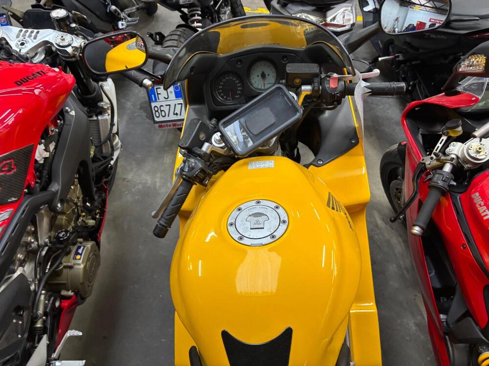 Honda VFR 800 (1998 - 01) (3)