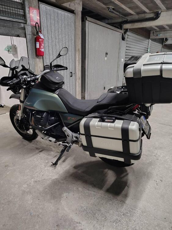 Moto Guzzi V85 TT (2021 - 23) (3)