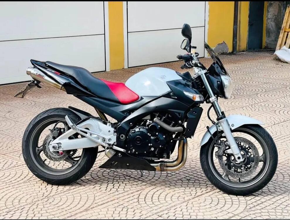 Suzuki GSR 600 (2006 - 11) (4)