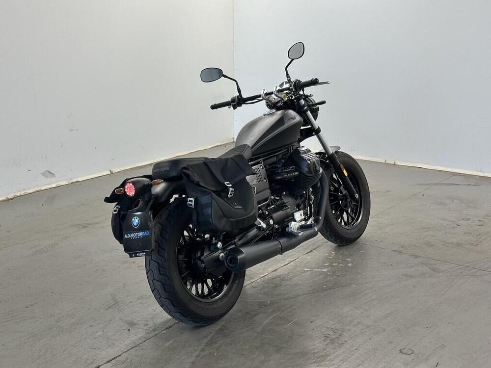 Moto Guzzi V9 Bobber (2021 - 25) (2)