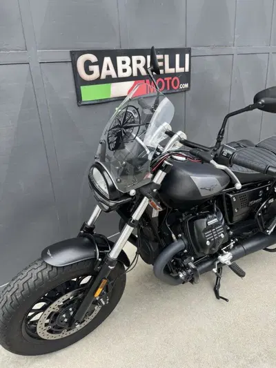 Moto Guzzi V9 Bobber (2021 - 25) usata