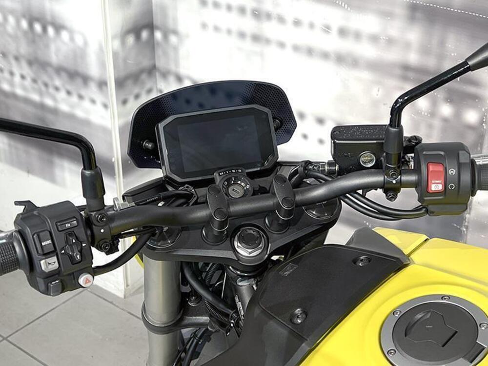 Honda CB 750 Hornet (2023 - 24) (5)