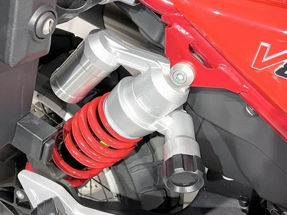 Moto Guzzi V85 TT (2024 - 25) (3)