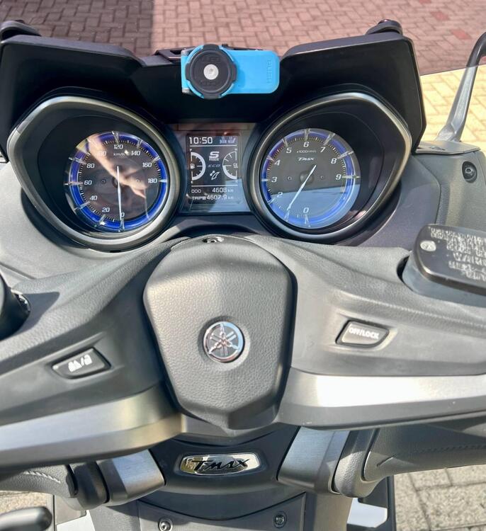 Yamaha T-Max 560 Tech Max (2021) (2)