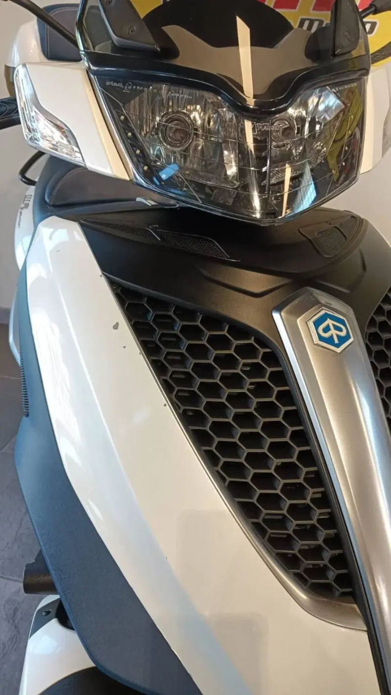 Piaggio Mp3 300 ie Yourban ERL (2011 - 17) (9)