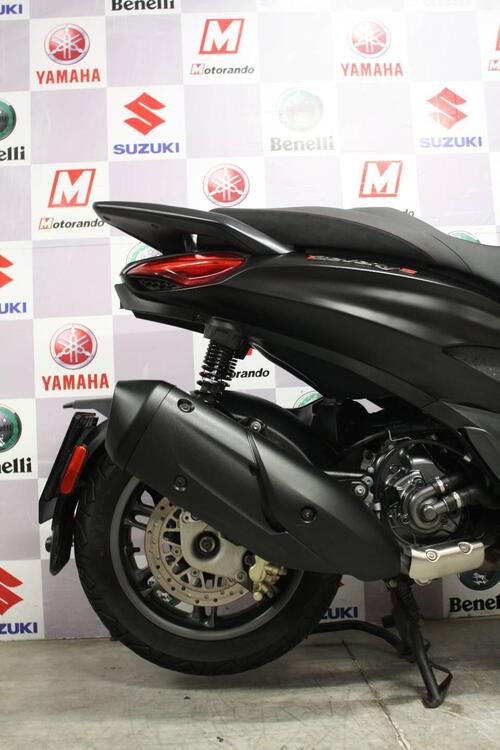 Piaggio Beverly 300 ABS-ASR (2021 - 25) (4)