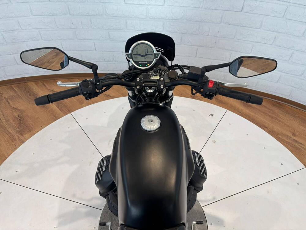 Moto Guzzi V7 850 Stone Special Abs (2021) (5)
