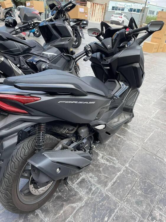 Honda Forza 350 (2022 - 24) (4)
