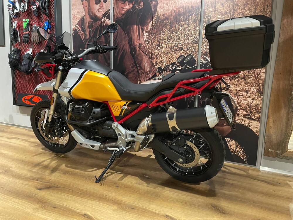 Moto Guzzi V85 TT (2021 - 23) (5)