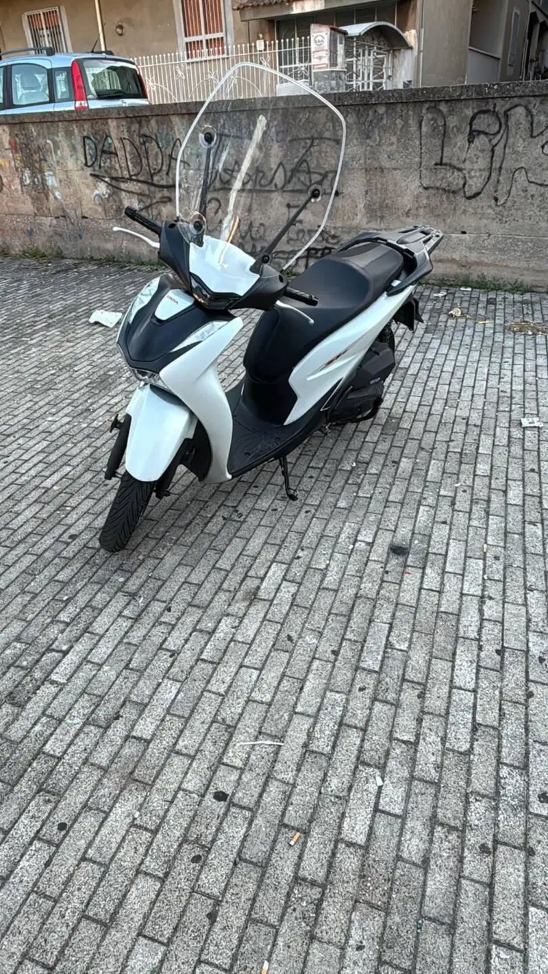 Honda SH 125i (2024 - 25) (2)