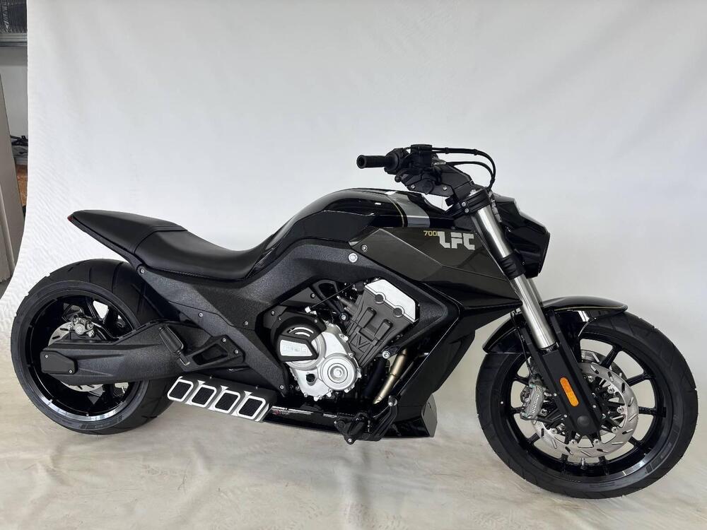 Benda Motorcycles LFC 700 (2024 - 25) (5)