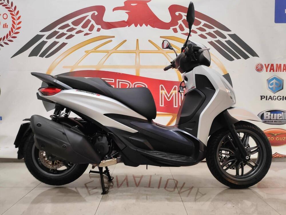 Piaggio Beverly 400 S ABS-ASR (2021 - 24) (2)