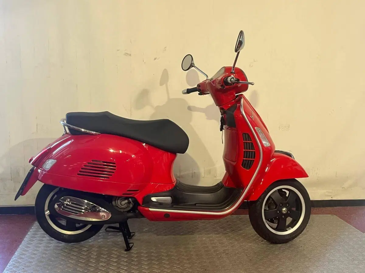 Vespa GTS 300 Super (2008 - 16)