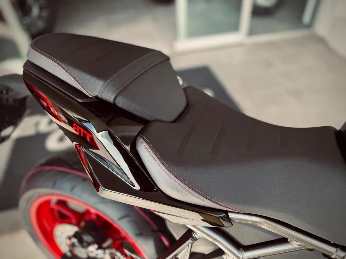 Suzuki GSX-8TT (2025 - 26) (9)