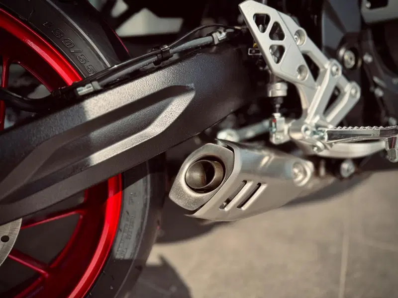 Suzuki GSX-8TT (2025 - 26) (11)