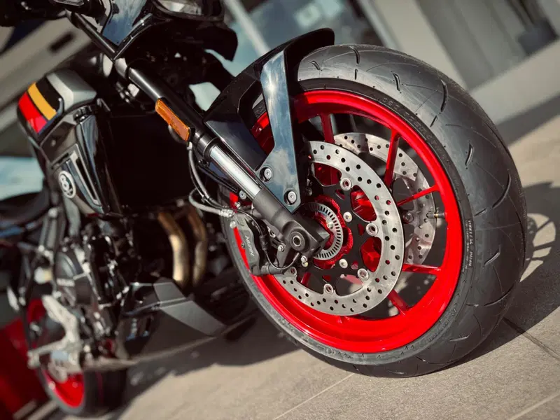 Suzuki GSX-8TT (2025 - 26) (12)