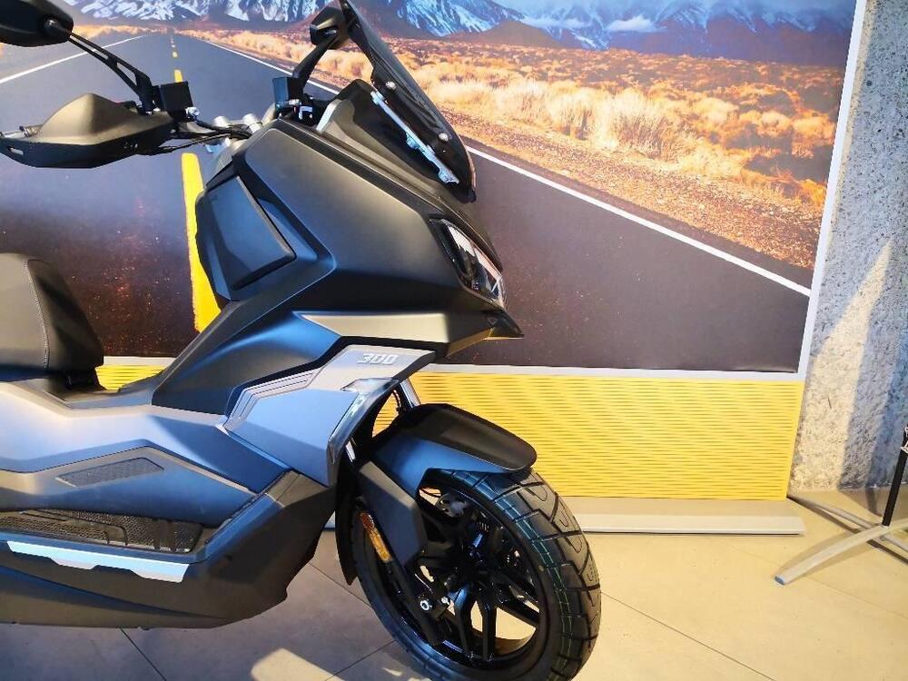 Sym ADX 300 (2024 - 25) (4)