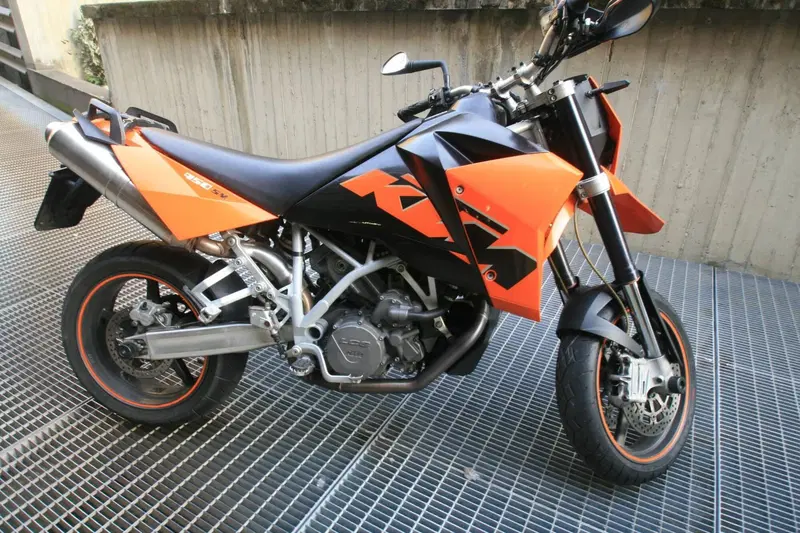 KTM 950 Supermoto (2005)