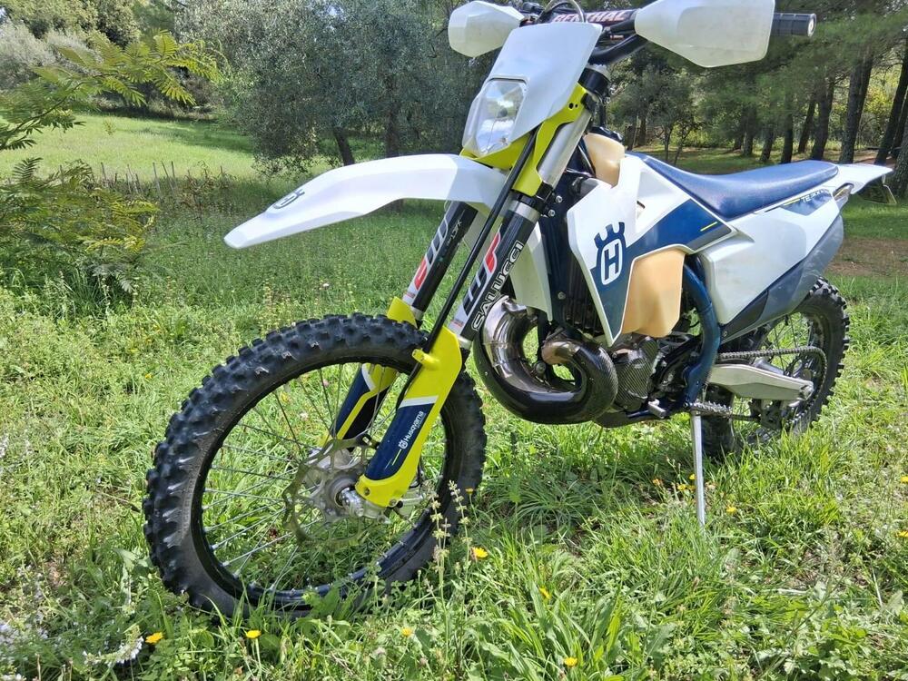 Husqvarna TE 300i (2022) (4)