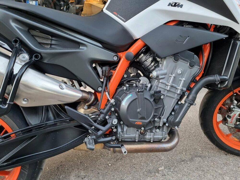 KTM 890 Duke R (2020) (5)