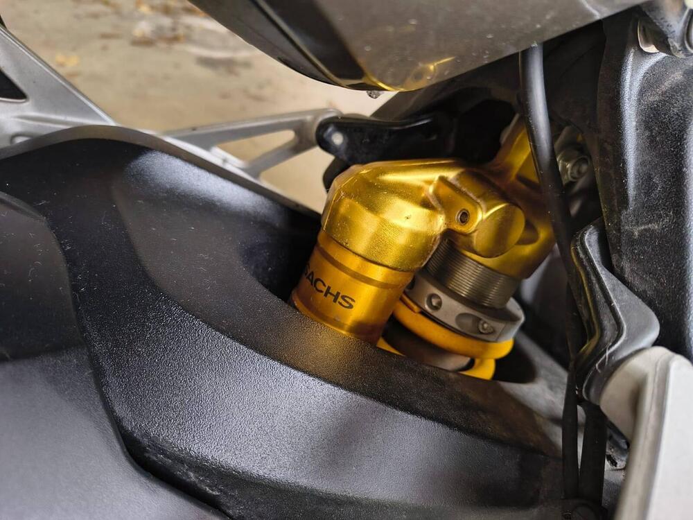 MV Agusta Stradale 800 EAS ABS (2015 - 17) (4)