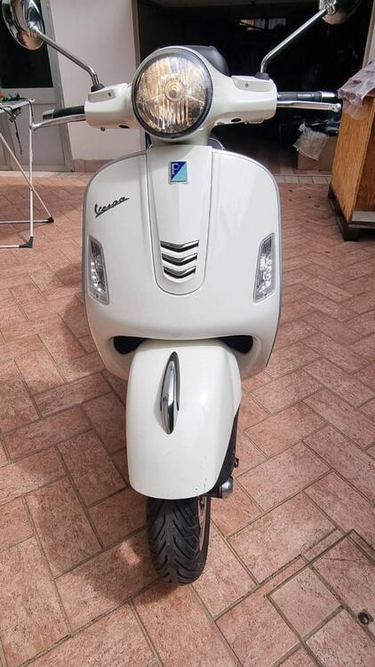 Vespa GTS 300 ABS (2014 - 16) (4)