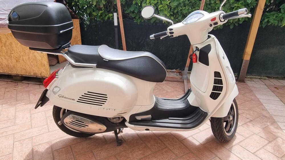 Vespa GTS 300 ABS (2014 - 16) (5)