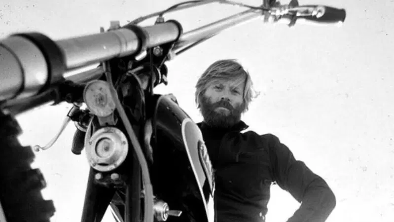 Addio a Robert Redford: lo ricordiamo cos&igrave;, in moto