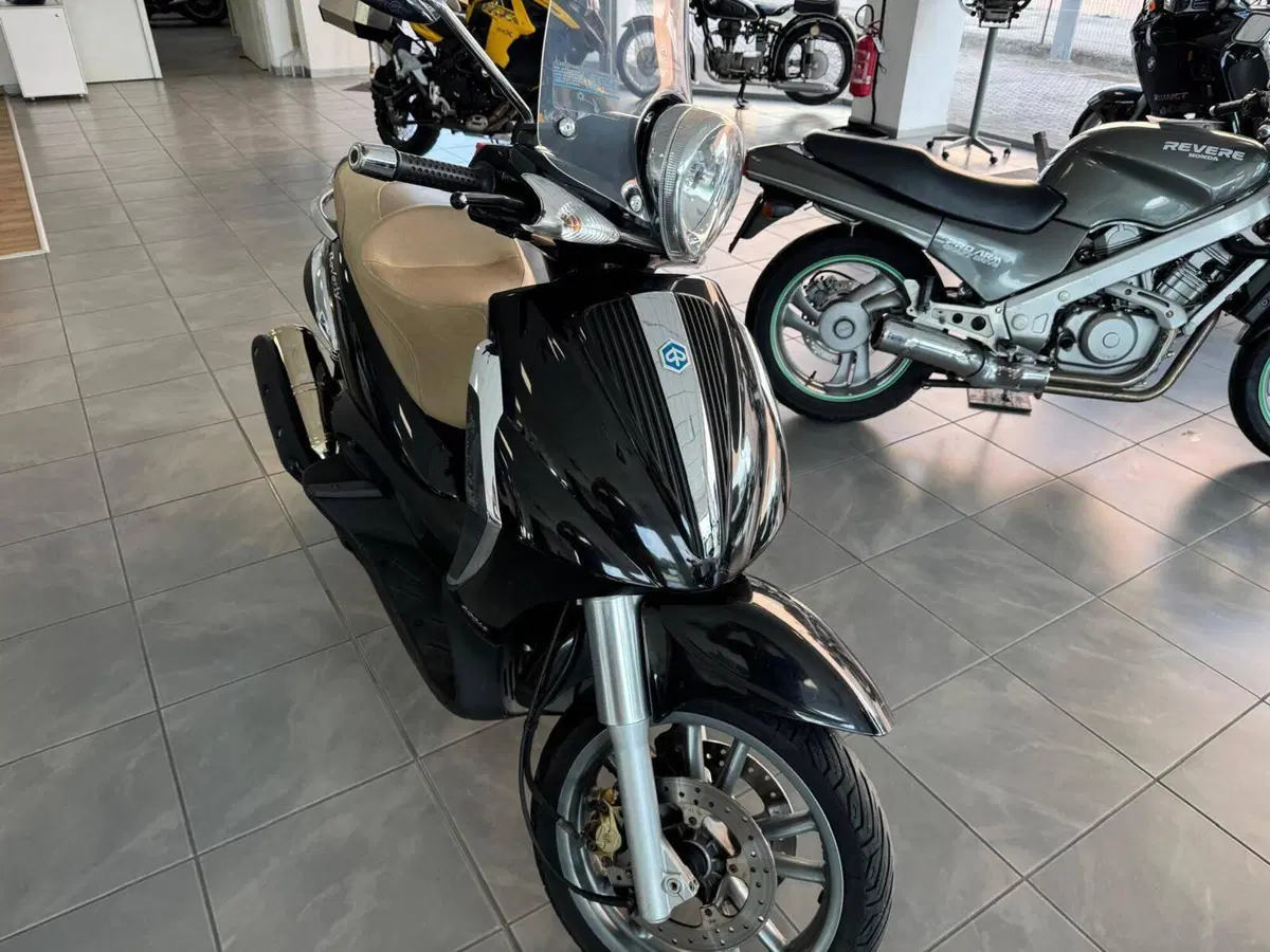 Piaggio Beverly 400 i.e. (2006 - 10)