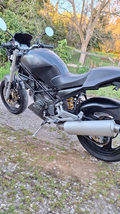 Ducati Monster 750 Dark (1999 - 02)