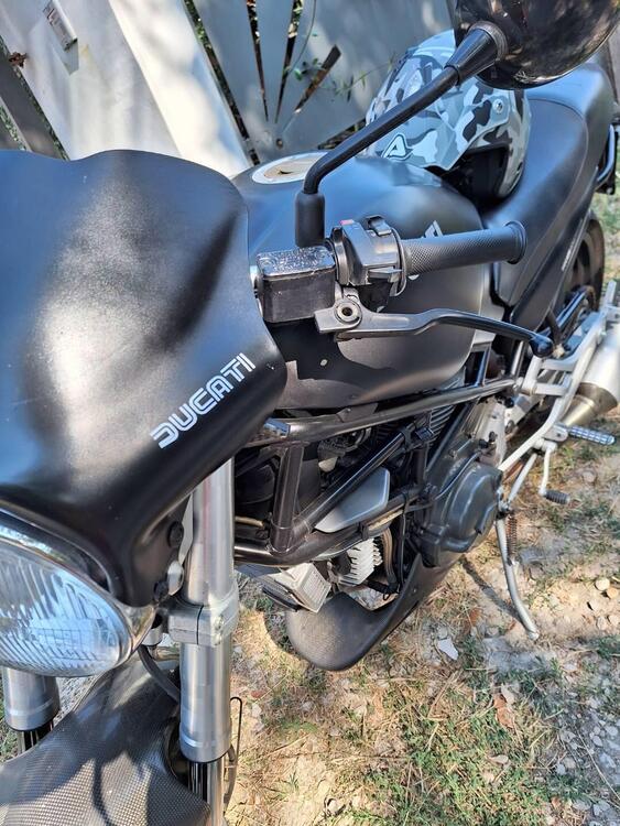 Ducati Monster 750 Dark (1999 - 02) (3)