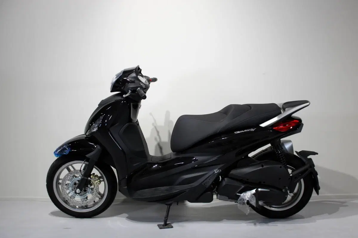 Piaggio Beverly 310 (2025 - 26) (4)