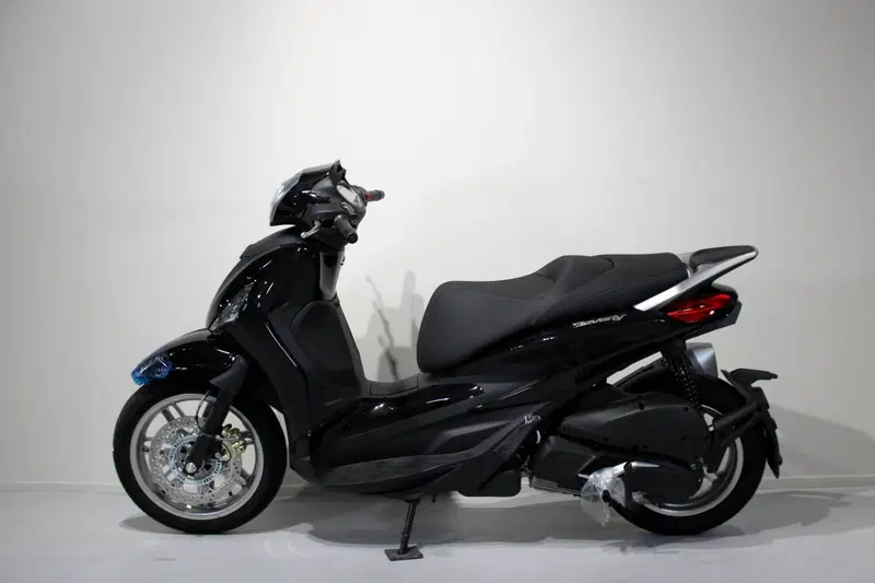 Piaggio Beverly 310 (2025 - 26) (4)