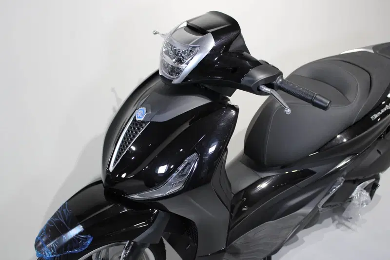 Piaggio Beverly 310 (2025 - 26) (8)