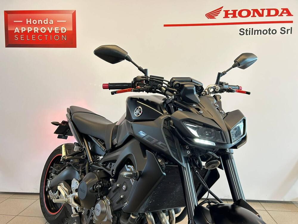 Yamaha MT-09 (2017 - 20) (2)