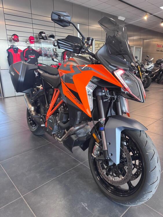 KTM 1290 Super Duke GT (2022 - 25) (3)