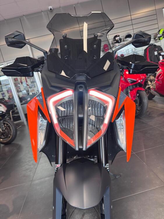 KTM 1290 Super Duke GT (2022 - 25) (4)