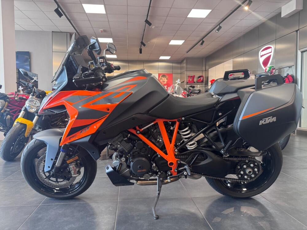 KTM 1290 Super Duke GT (2022 - 25) (2)