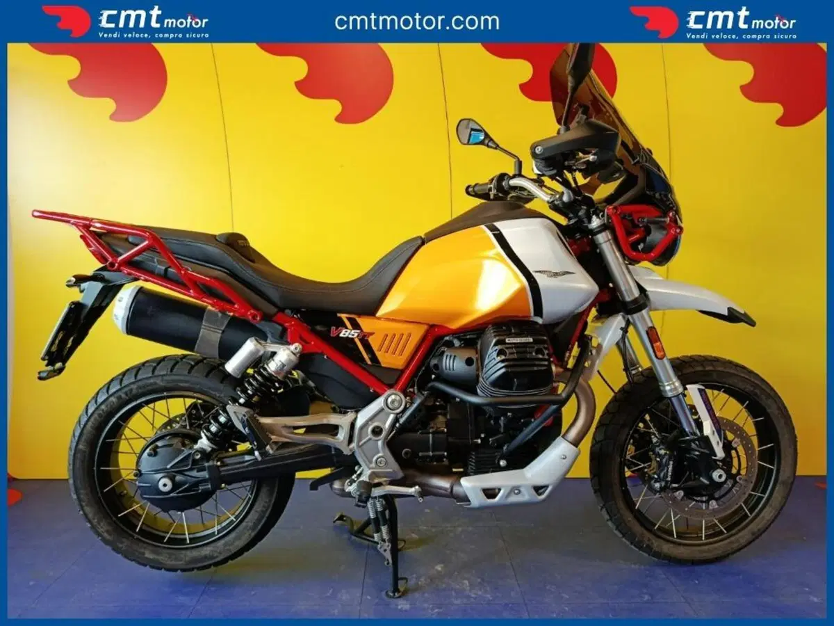 Moto Guzzi V85 TT Evocative Graphics (2021 - 23)