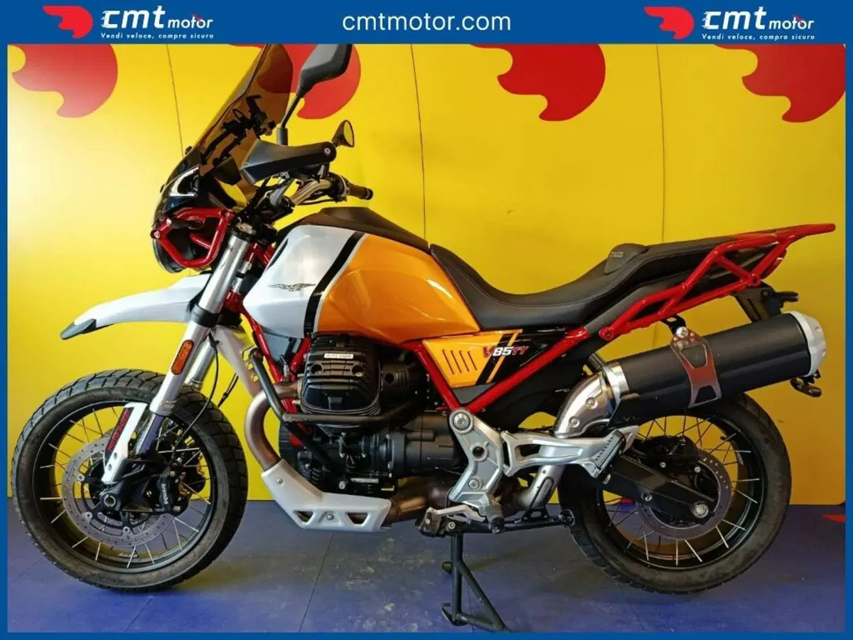 Moto Guzzi V85 TT Evocative Graphics (2021 - 23) (3)